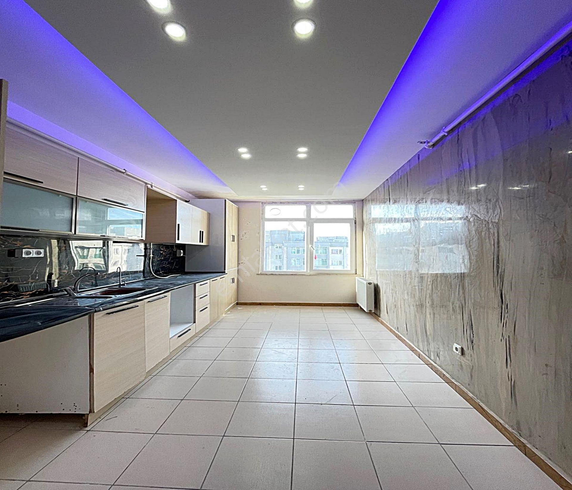 Zen Yapıdan Metrobüse Yakın Geniş M2 2+1 Satılık Daire - Görsel 13