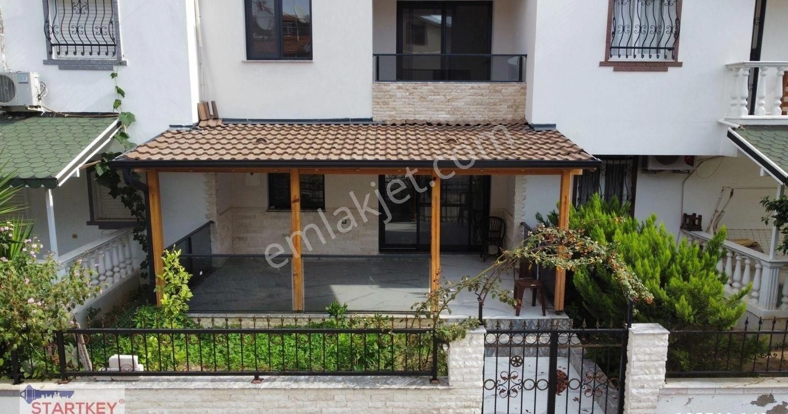 Menderes Orta Satılık Villa Özderede Denize 100mt Mesafede Full Yenilenmiş 5+1 Triple