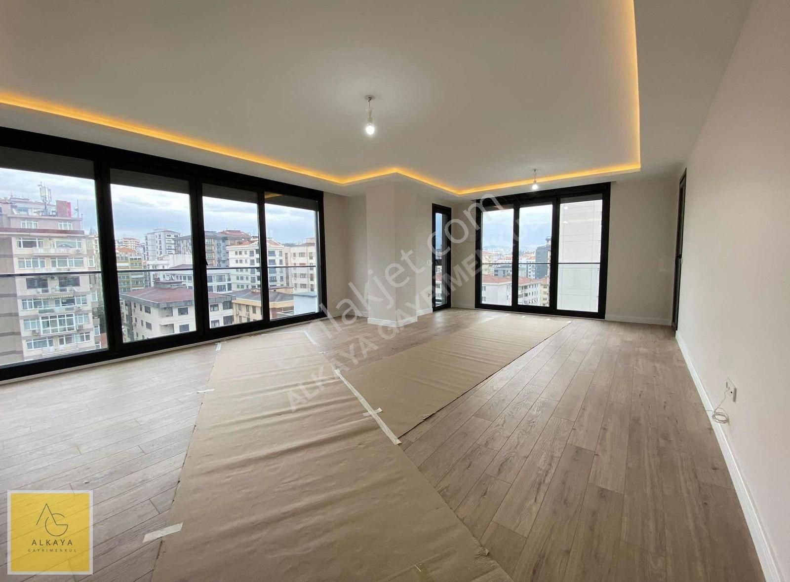 Kadıköy Erenköy Satılık Daire Erenköy'de Satılık 3+1boş Daire 150m² Sıfır Ara Katta Alkaya'dan