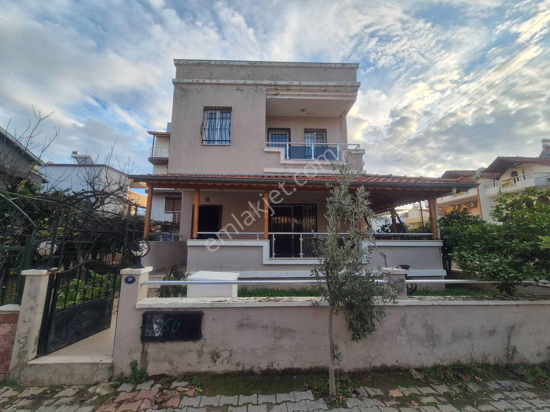 Seferihisar Bengiler Satılık Villa İzmir Seferihisar Bengiler Mah.de Satılık 4+1 Deniz Tarafında Yazlık