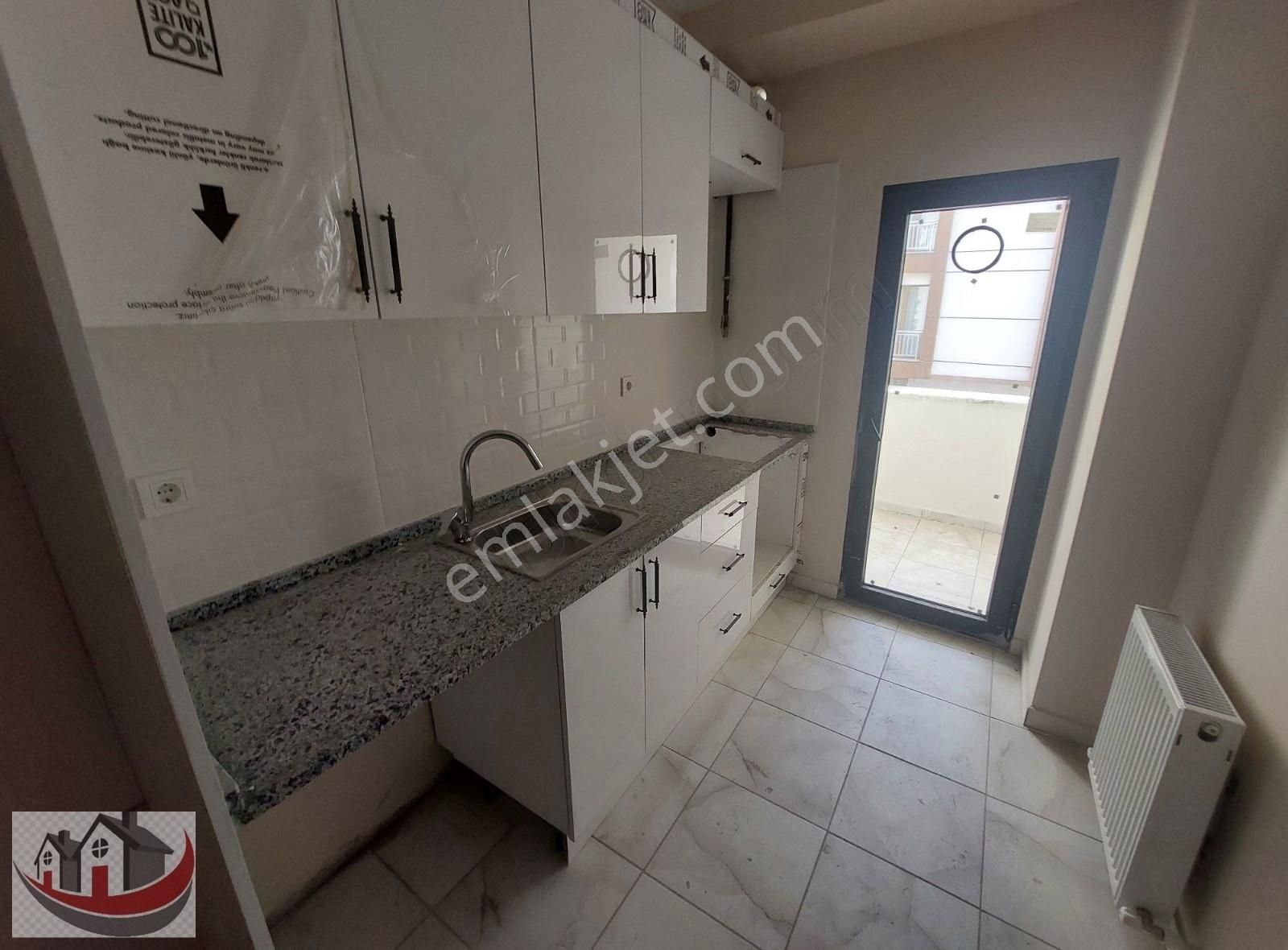 Maltepe Zümrütevler Satılık Daire Güneyden Geniş M2 Li Sıfır 2+1.90m2 Asansörlü Daire