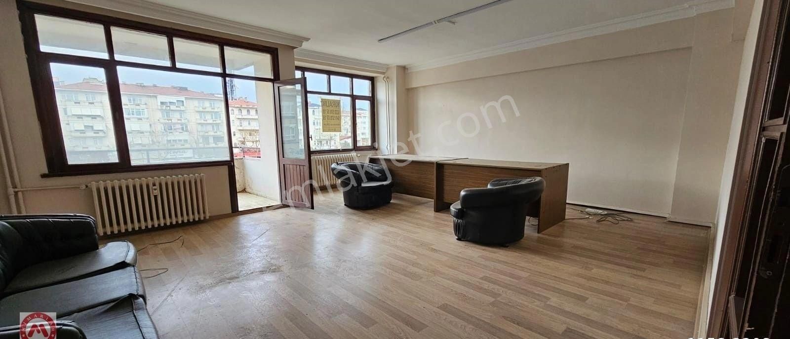 Maltepe Bağdat Caddesinde 155m2 Asansörlü 2+1 Ofislere Bürolara - Görsel 19
