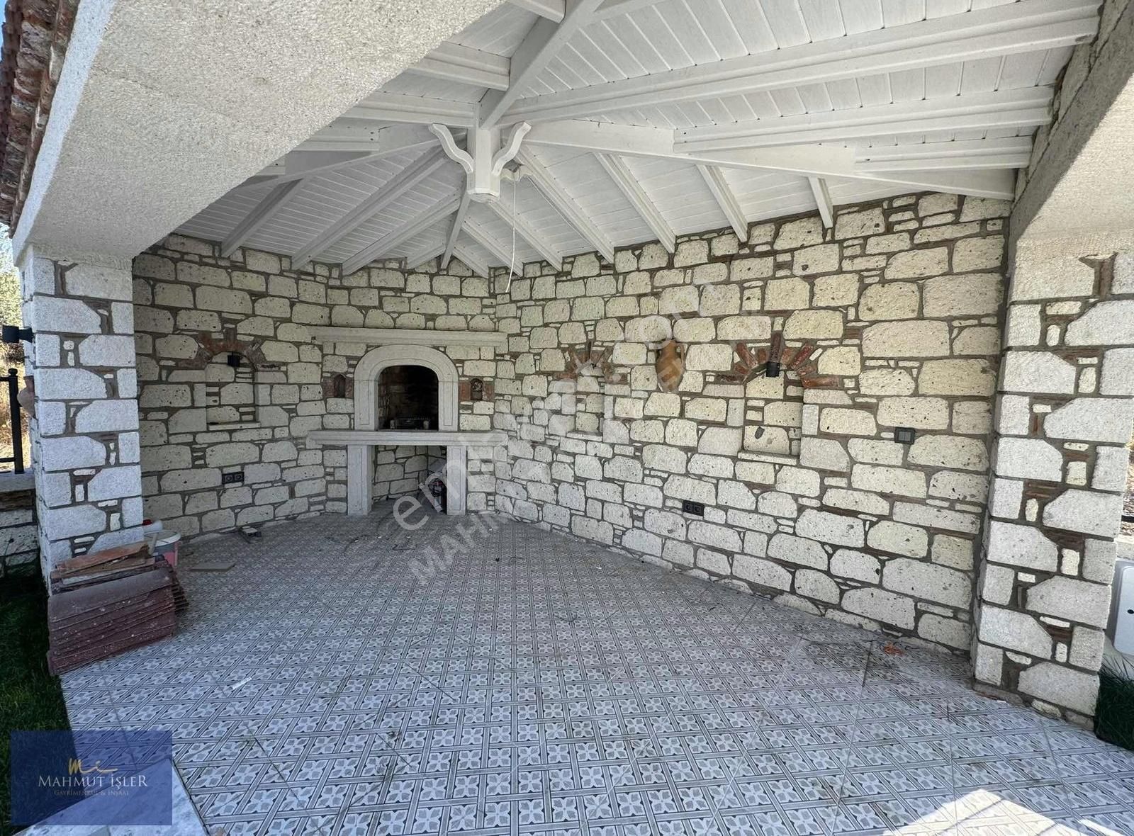 Mahmut İşler'den 650 M2 Arsa İçinde Havuzlu Taş Villa - Görsel 35