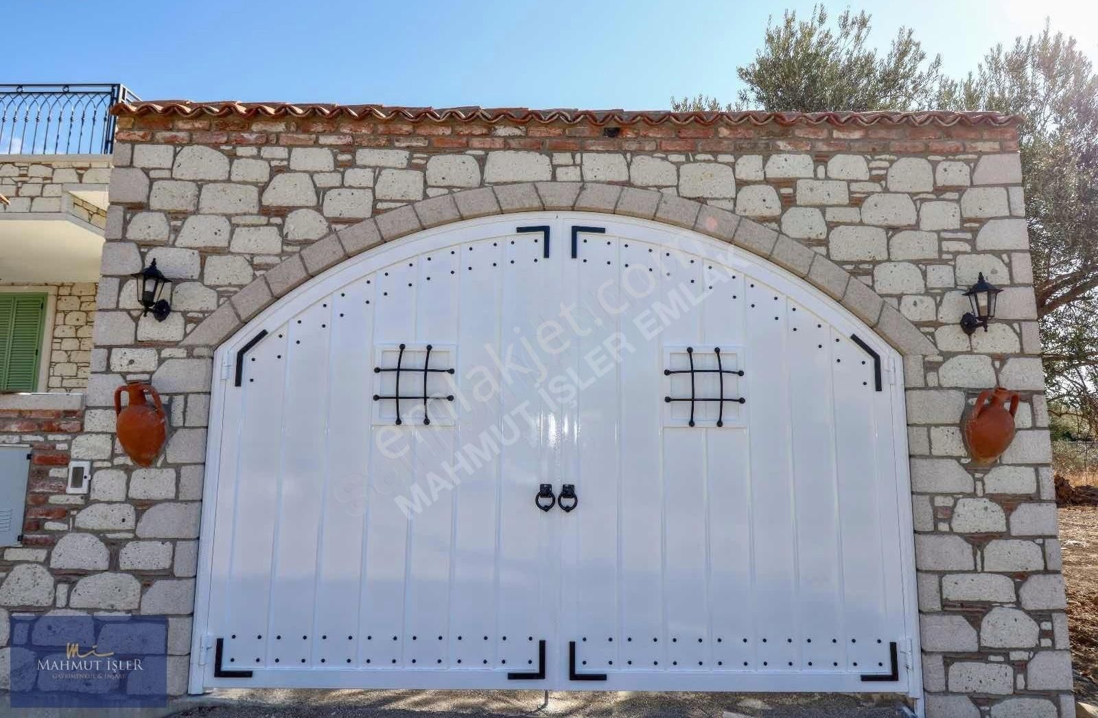 Mahmut İşler'den 650 M2 Arsa İçinde Havuzlu Taş Villa - Görsel 12