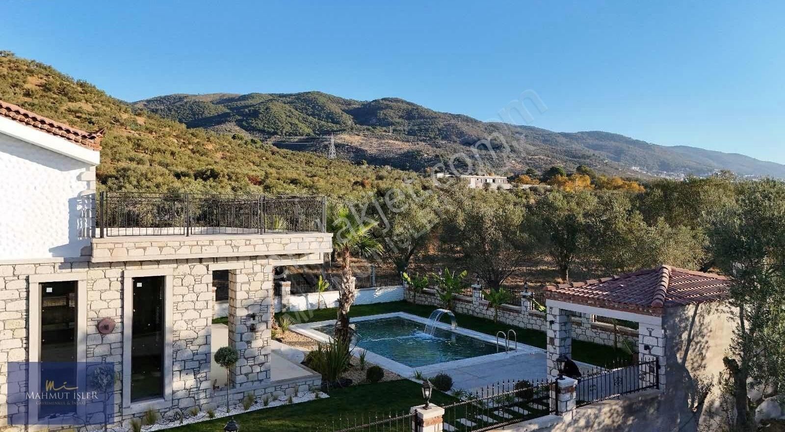 Mahmut İşler'den 650 M2 Arsa İçinde Havuzlu Taş Villa - Görsel 2