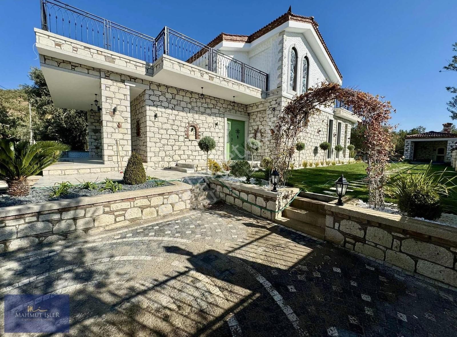 Mahmut İşler'den 650 M2 Arsa İçinde Havuzlu Taş Villa - Görsel 11