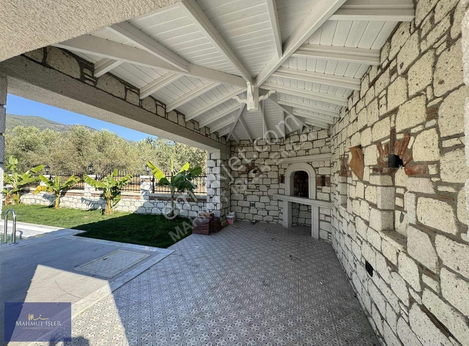 Mahmut İşler'den 650 M2 Arsa İçinde Havuzlu Taş Villa - Görsel 9