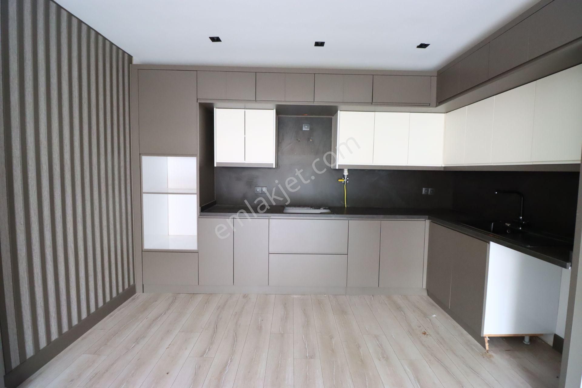 Kuşadası’nda, Site İçerisinde, Havuz Manzaralı, Lüks 2+1 Rezidans Daire - Görsel 18