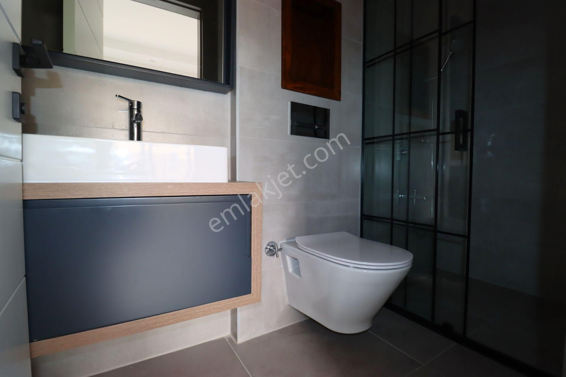 Kuşadası’nda, Site İçerisinde, Havuz Manzaralı, Lüks 2+1 Rezidans Daire - Görsel 9