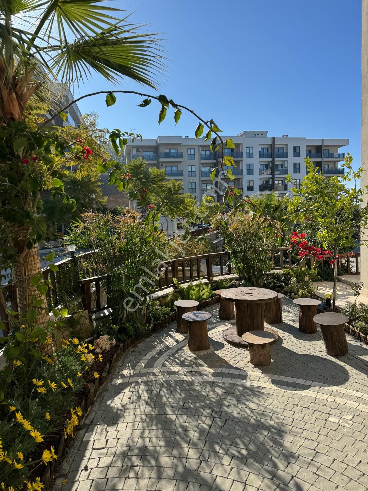 Kuşadası’nda, Site İçerisinde, Havuz Manzaralı, Lüks 2+1 Rezidans Daire - Görsel 29