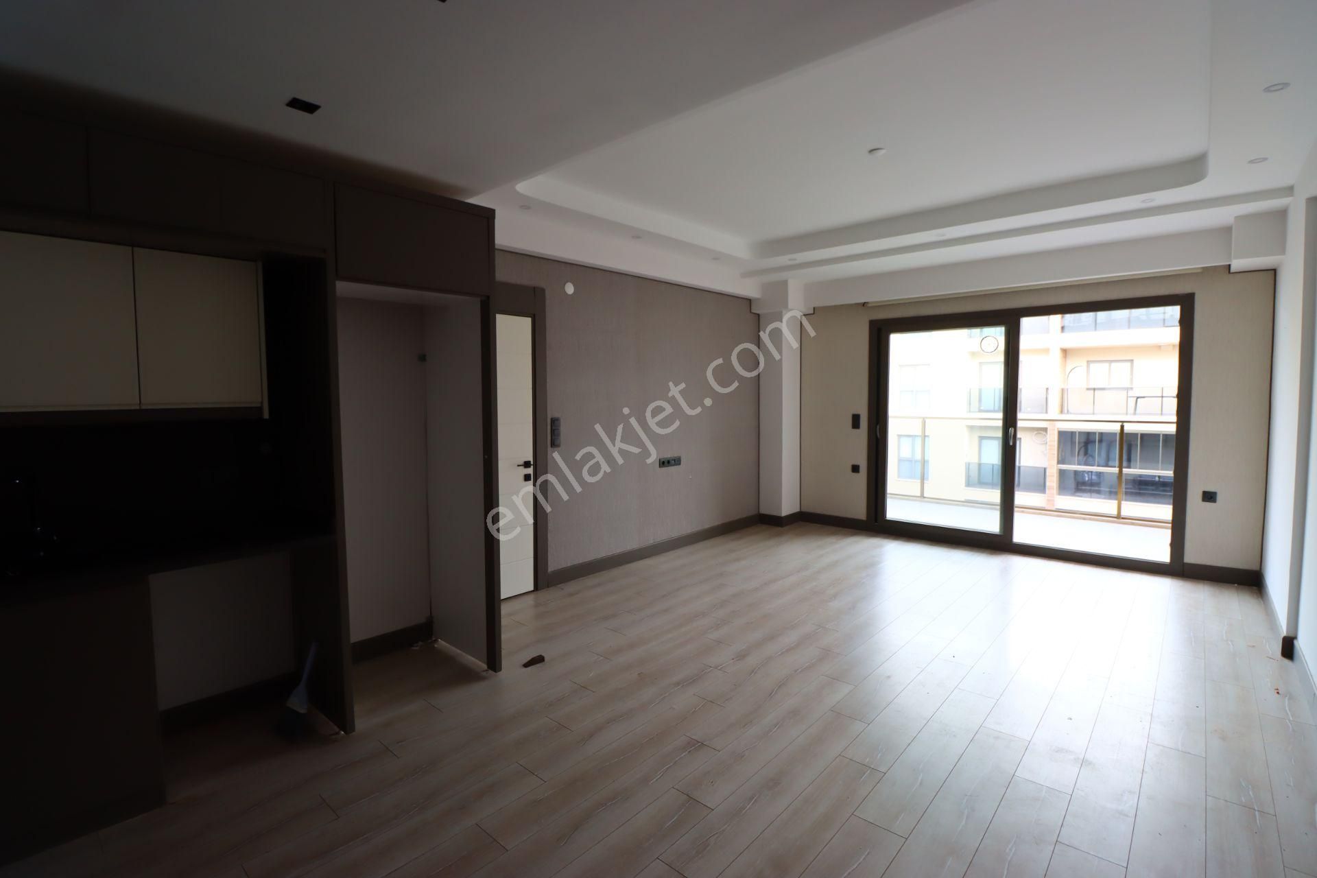 Kuşadası’nda, Site İçerisinde, Havuz Manzaralı, Lüks 2+1 Rezidans Daire - Görsel 20