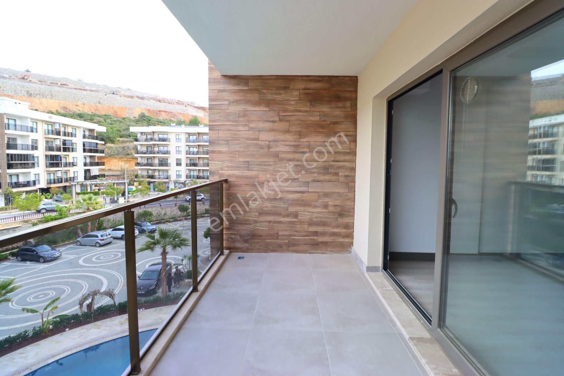 Kuşadası’nda, Site İçerisinde, Havuz Manzaralı, Lüks 2+1 Rezidans Daire - Görsel 23