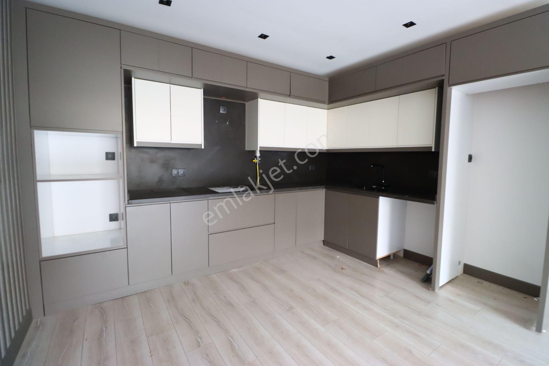 Kuşadası’nda, Site İçerisinde, Havuz Manzaralı, Lüks 2+1 Rezidans Daire - Görsel 19