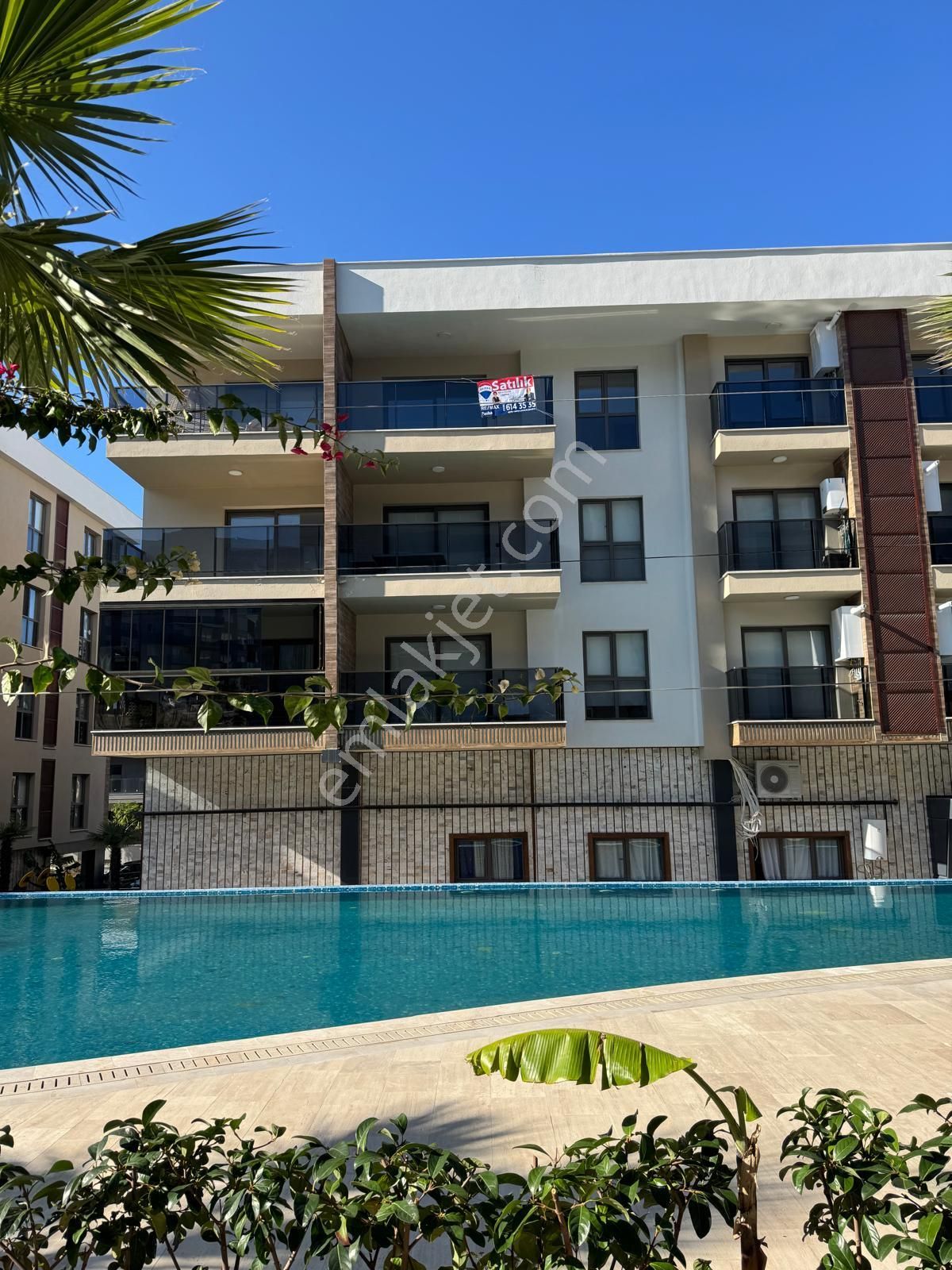 Kuşadası’nda, Site İçerisinde, Havuz Manzaralı, Lüks 2+1 Rezidans Daire - Görsel 4