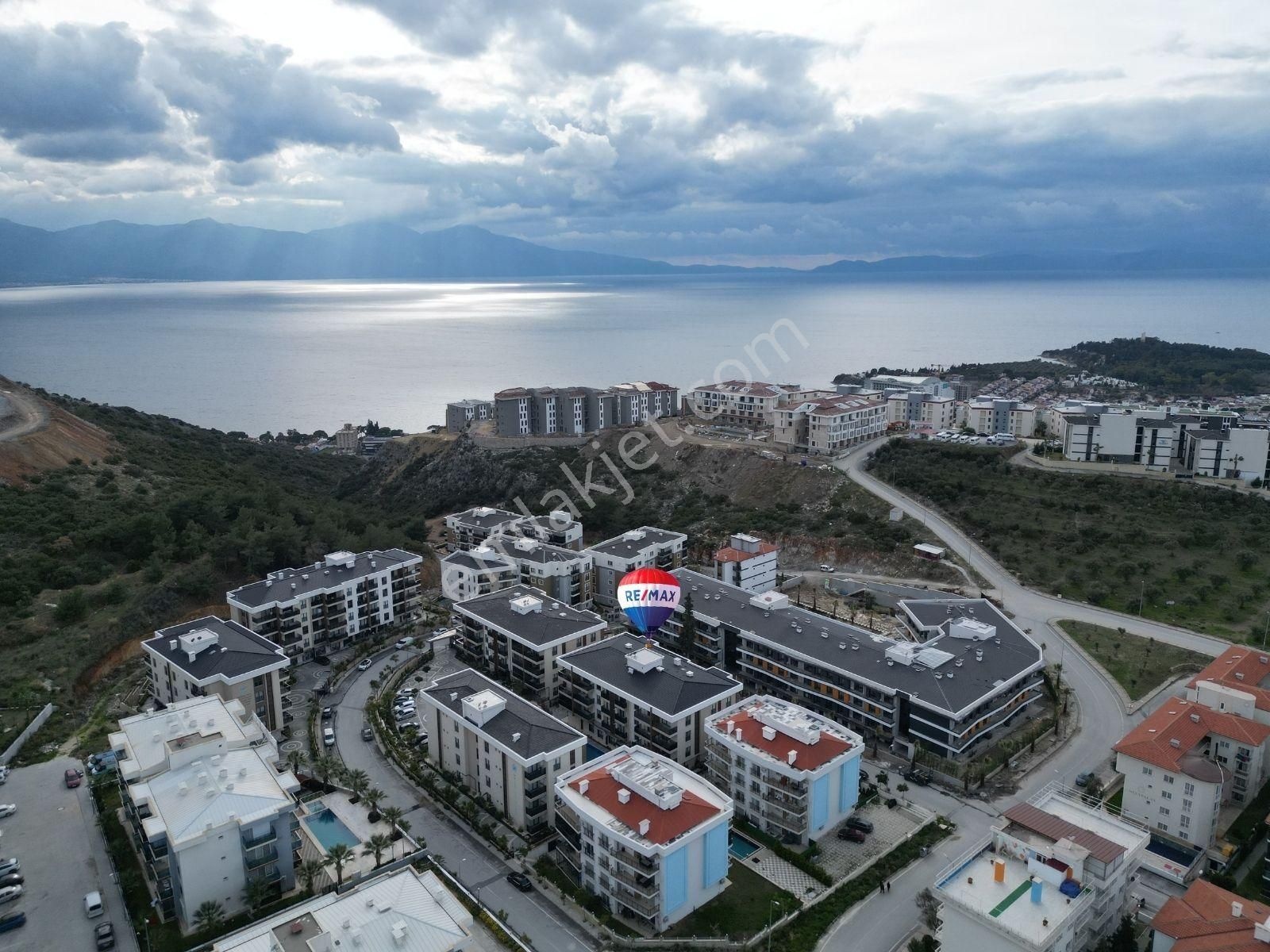 Kuşadası’nda, Site İçerisinde, Havuz Manzaralı, Lüks 2+1 Rezidans Daire - Görsel 6