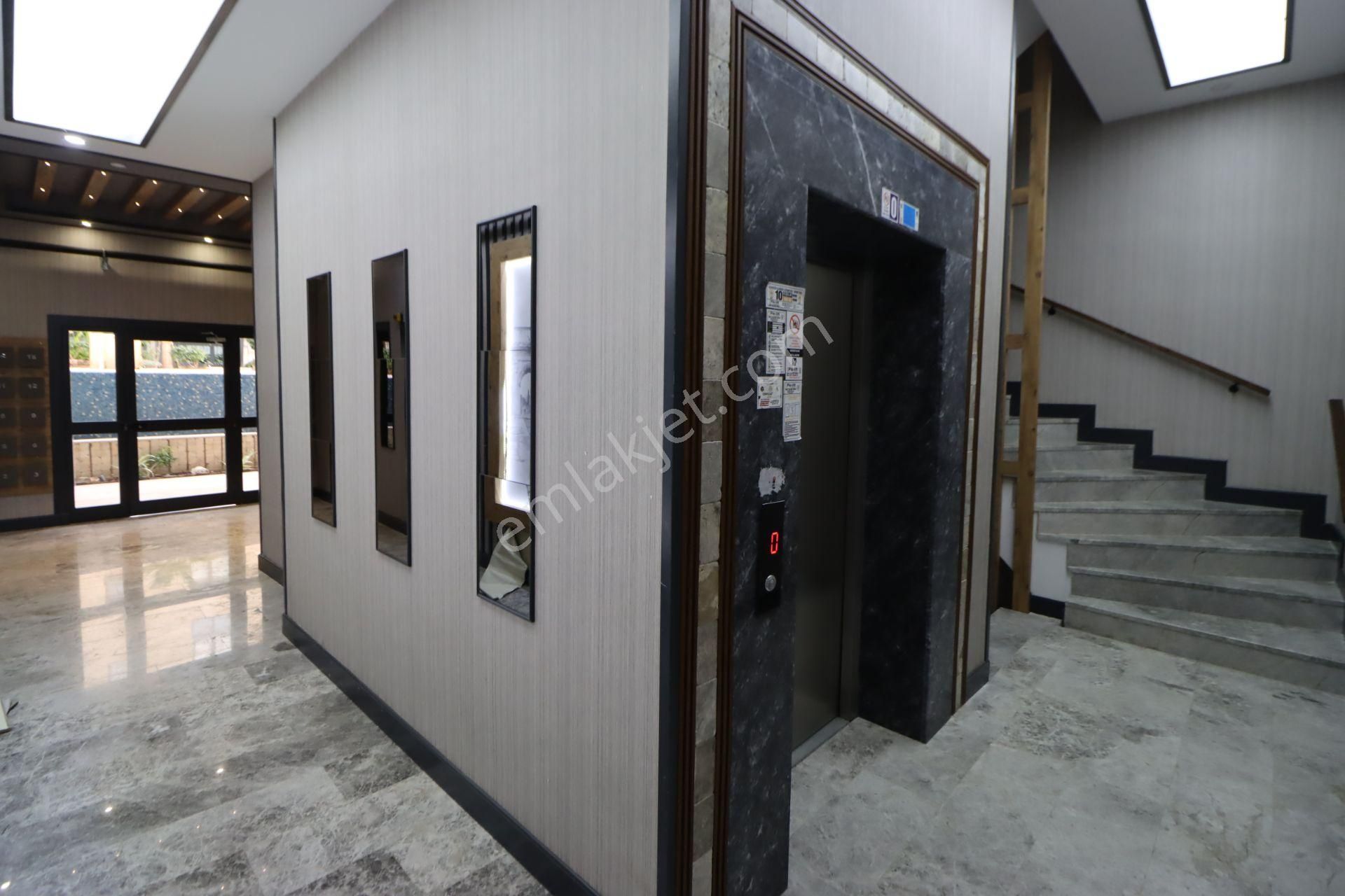 Kuşadası’nda, Site İçerisinde, Havuz Manzaralı, Lüks 2+1 Rezidans Daire - Görsel 27