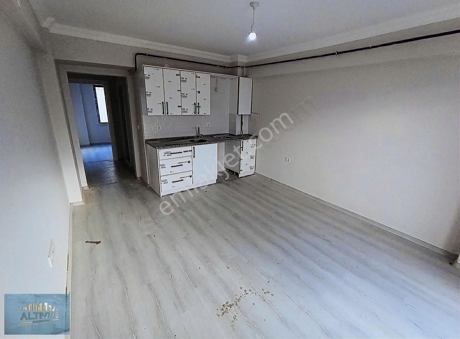 Akyazı Yeni Kiralık Daire Altıntaş Gayrimenkulden Üniversite Bölgesinde Kiralık Geniş 1+1