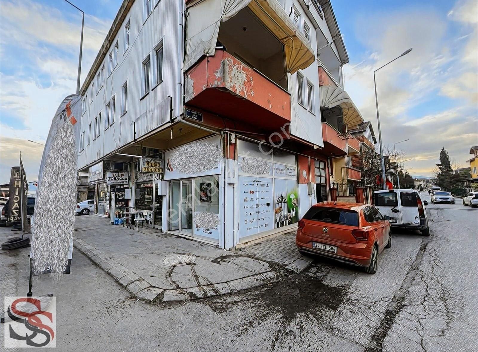 Serdivan Köprübaşı Satılık Dükkan & Mağaza Yazlık Köprübaşı Mah.atatürk Cad.üzeri Kiracılı Köşe Dükkan