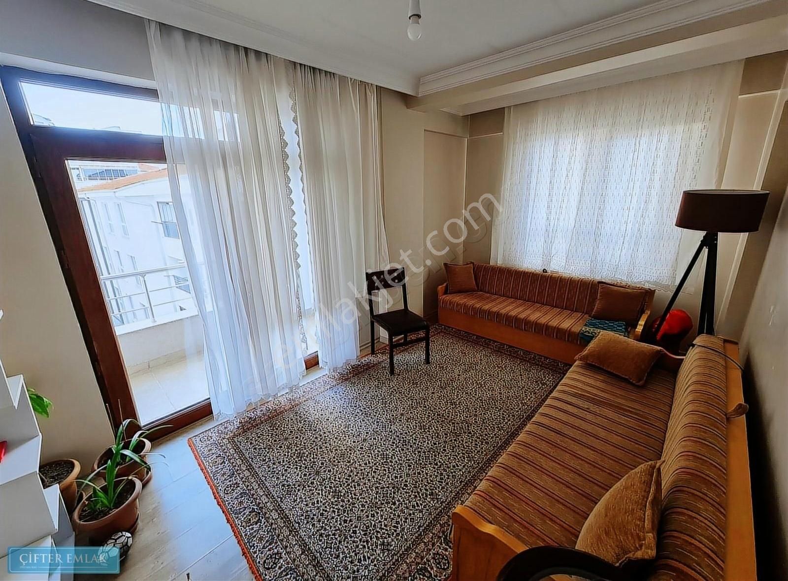 Odunpazarı Göztepe Kiralık Daire Ali Çifter'den Dumlupınar Cad. Üzerinde Eşyalı 2+1 Kiralık Daire