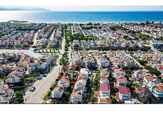 Kuşadası Davutlar Satılık Daire Davutlarda, Sahile 200 Metre Mesafede,köşe Başı Villa