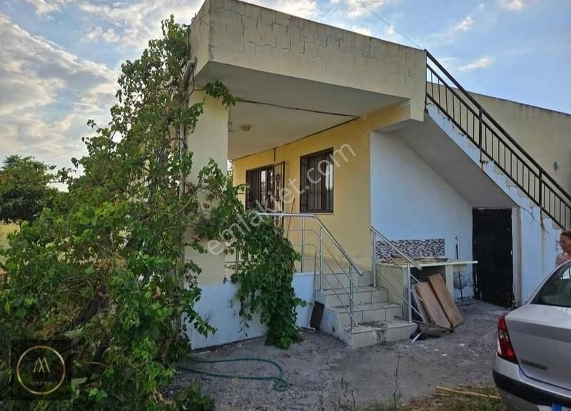 Yunusemre Muradiye Satılık Tarla Manisa Muradiye Mh'de Satılık Kupon Bağ Evi ,4500m2 Tarla