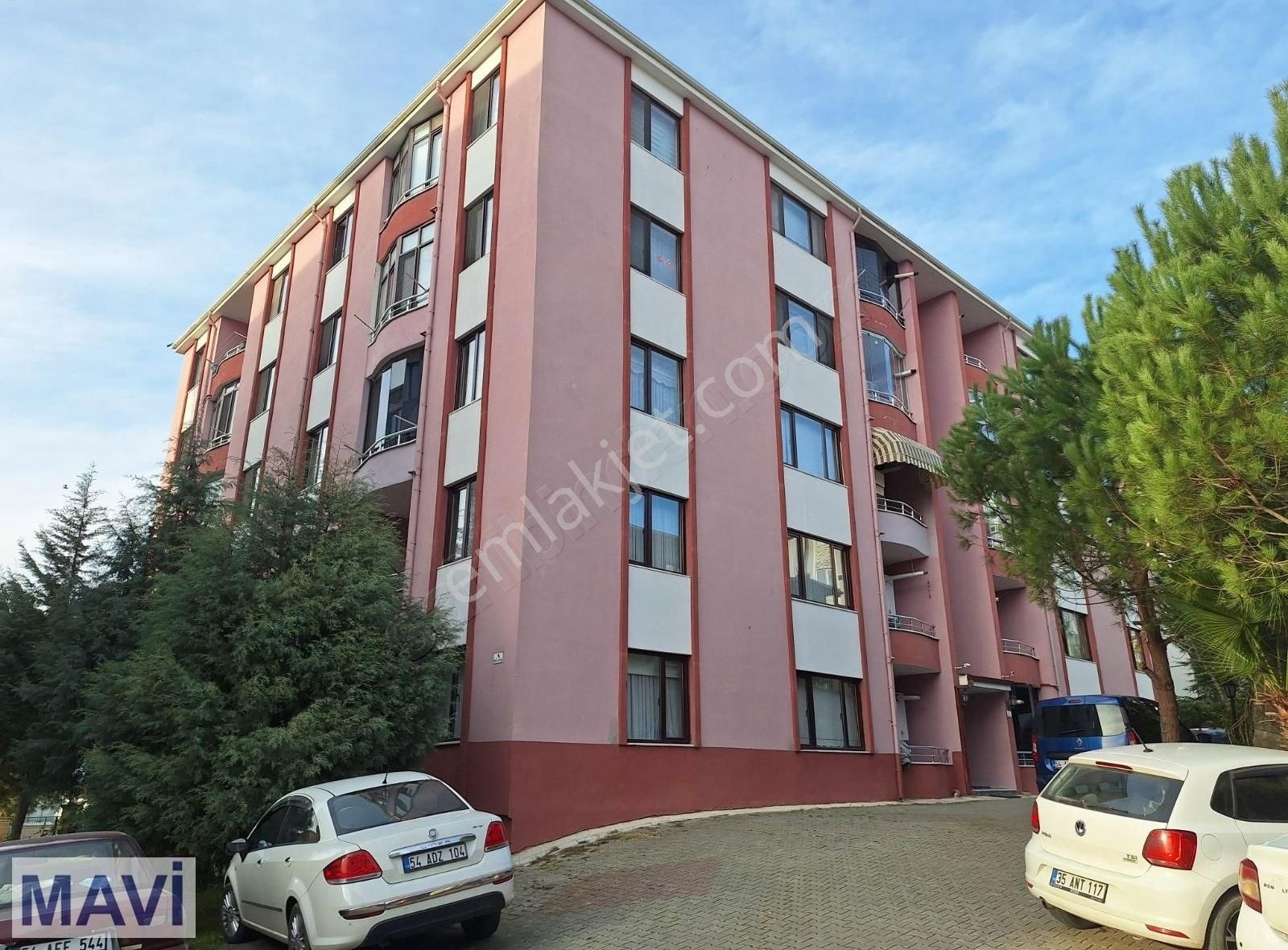 Adapazarı Korucuk Satılık Daire Remax Mavi'den Site İçinde 3+1 135 M2 İskanlı Asansörlü Daire