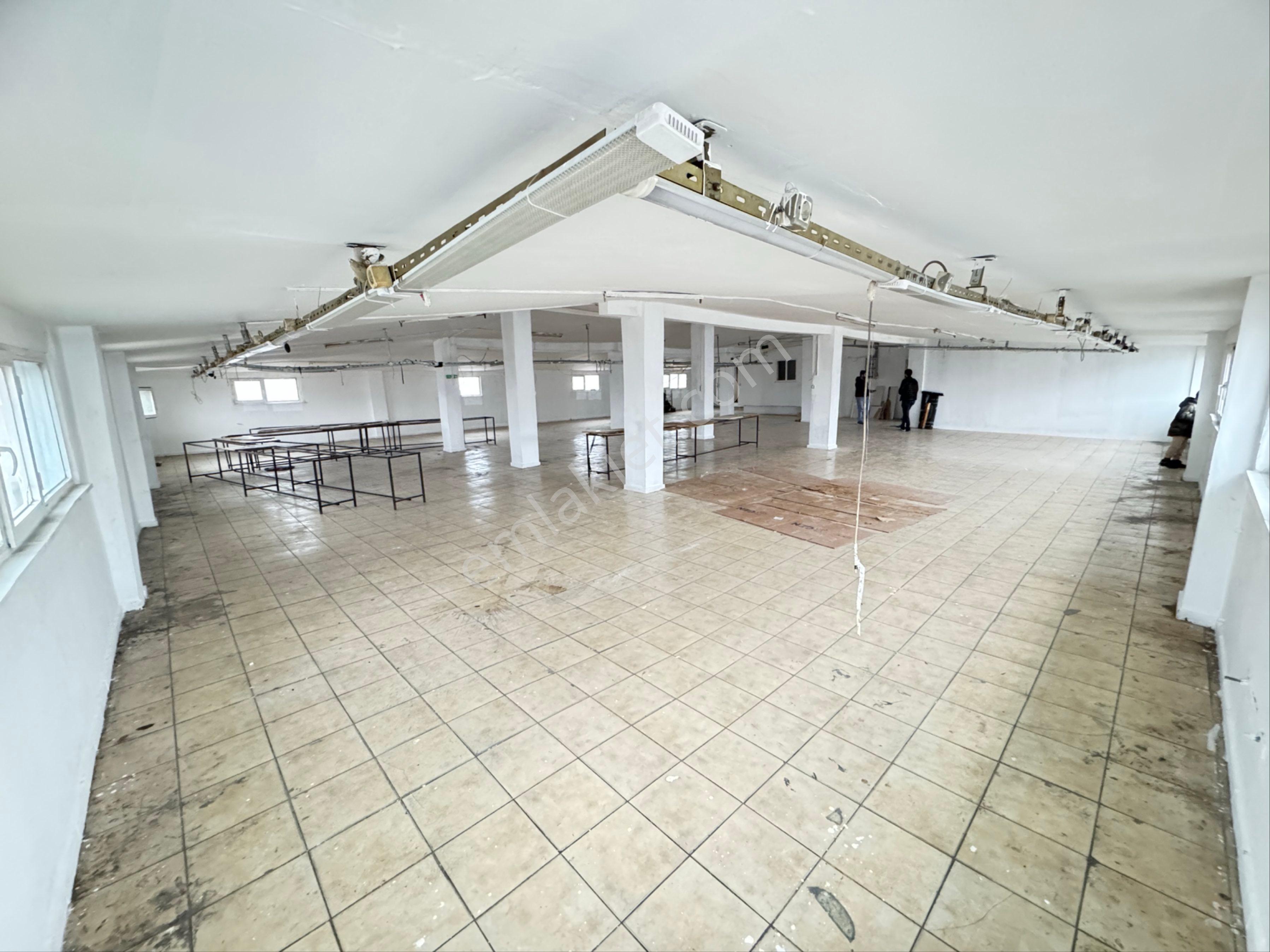 Zafer Yapı Gayrimenkulden Kiralık Çatıkatı Dükkan 400m2 İstanbul Sultangazi Cebeci Mahallesinde - Görsel 2