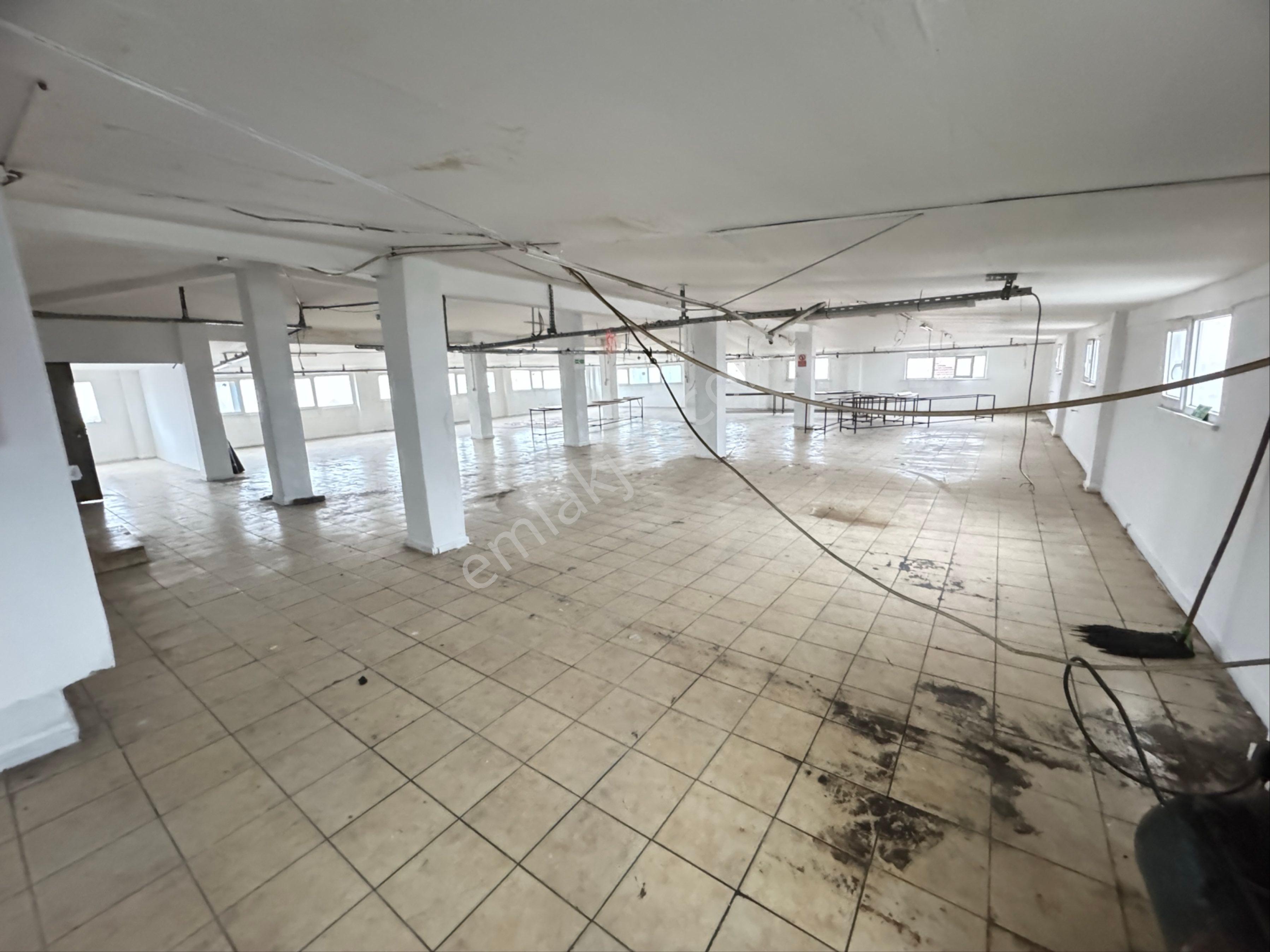Zafer Yapı Gayrimenkulden Kiralık Çatıkatı Dükkan 400m2 İstanbul Sultangazi Cebeci Mahallesinde - Görsel 7