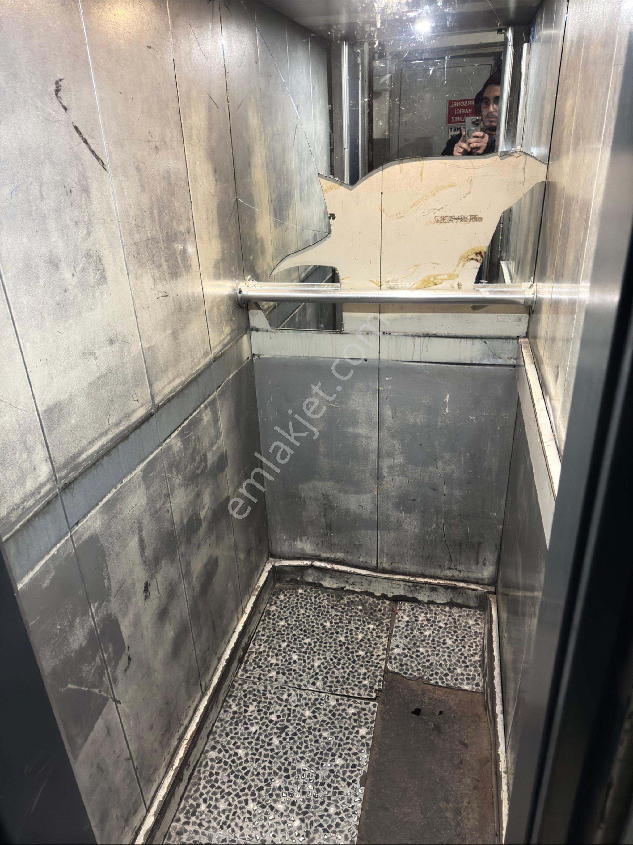 Zafer Yapı Gayrimenkulden Kiralık Çatıkatı Dükkan 400m2 İstanbul Sultangazi Cebeci Mahallesinde - Görsel 24
