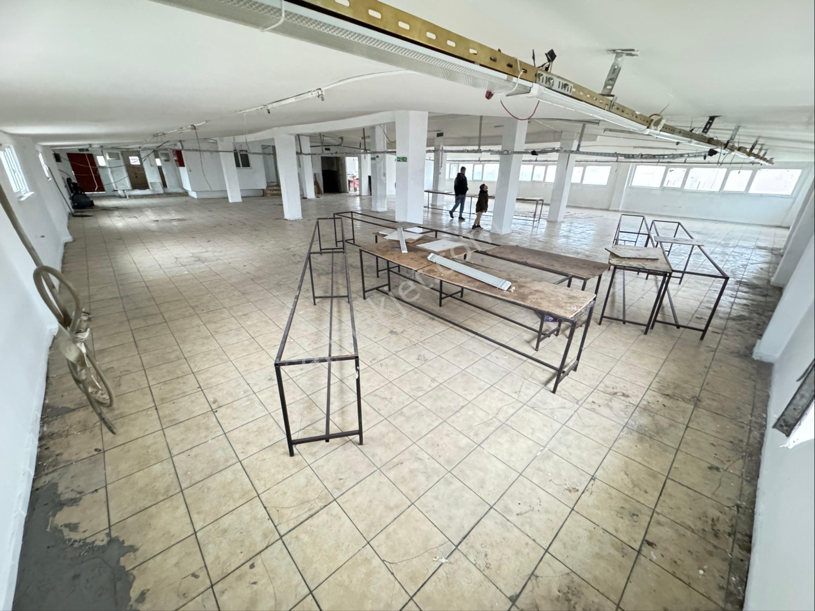 Zafer Yapı Gayrimenkulden Kiralık Çatıkatı Dükkan 400m2 İstanbul Sultangazi Cebeci Mahallesinde - Görsel 14