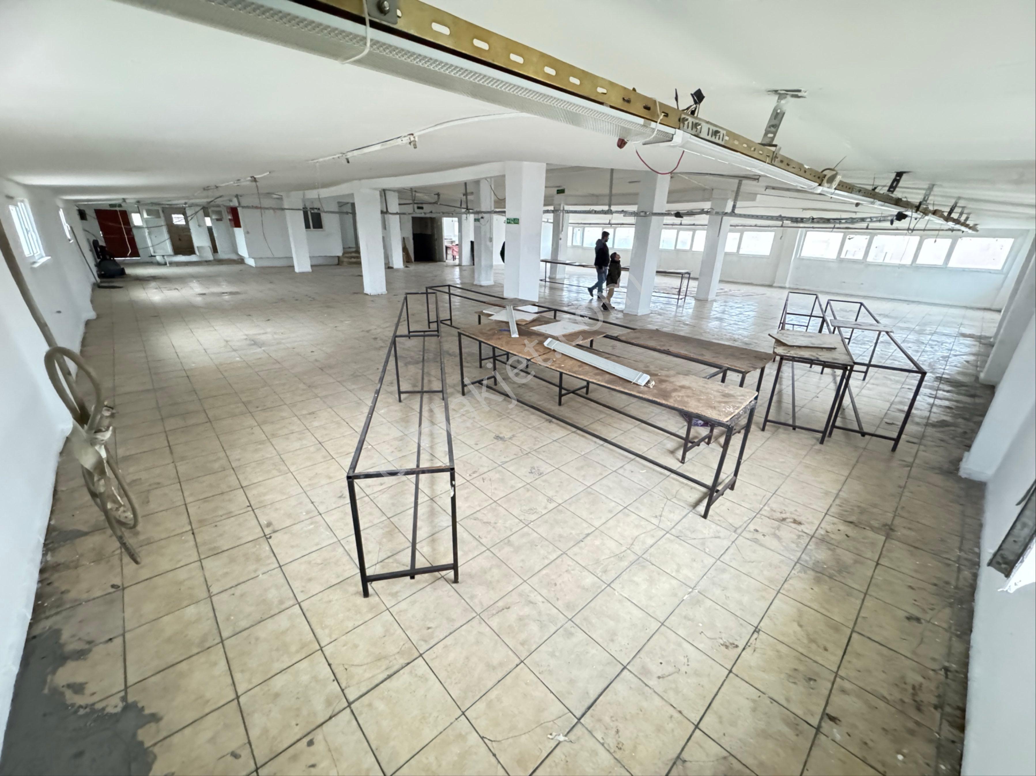 Zafer Yapı Gayrimenkulden Kiralık Çatıkatı Dükkan 400m2 İstanbul Sultangazi Cebeci Mahallesinde - Görsel 15