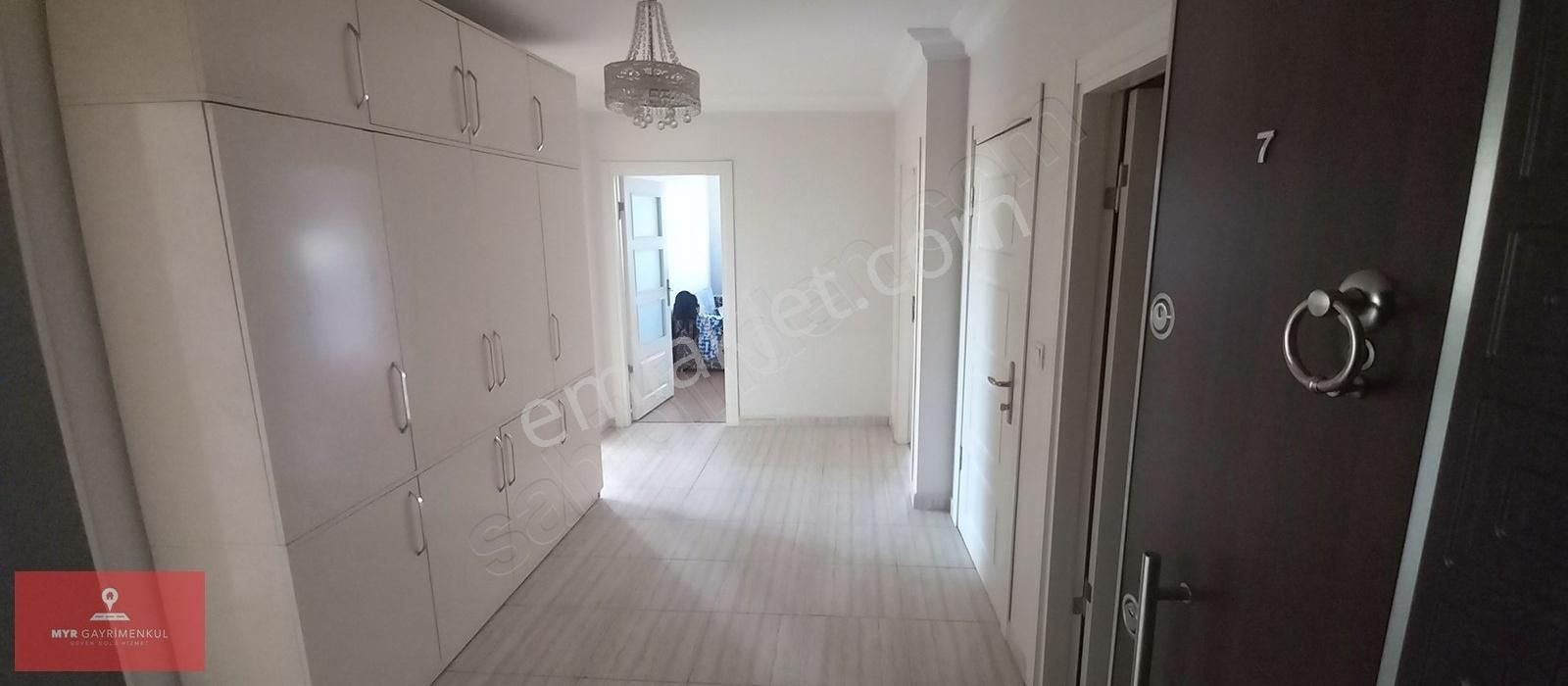 Beylikdüzü Dereağzı Kiralık Daire Beylikdüzü Gürpınarda Merkezi Konumda 3+1 125m²