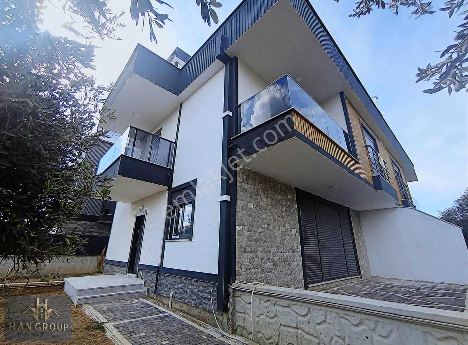 Edremit Güre Satılık Villa Güre İskelede Merkezi Konumda Denize Beş Dakika Tribleks Villa