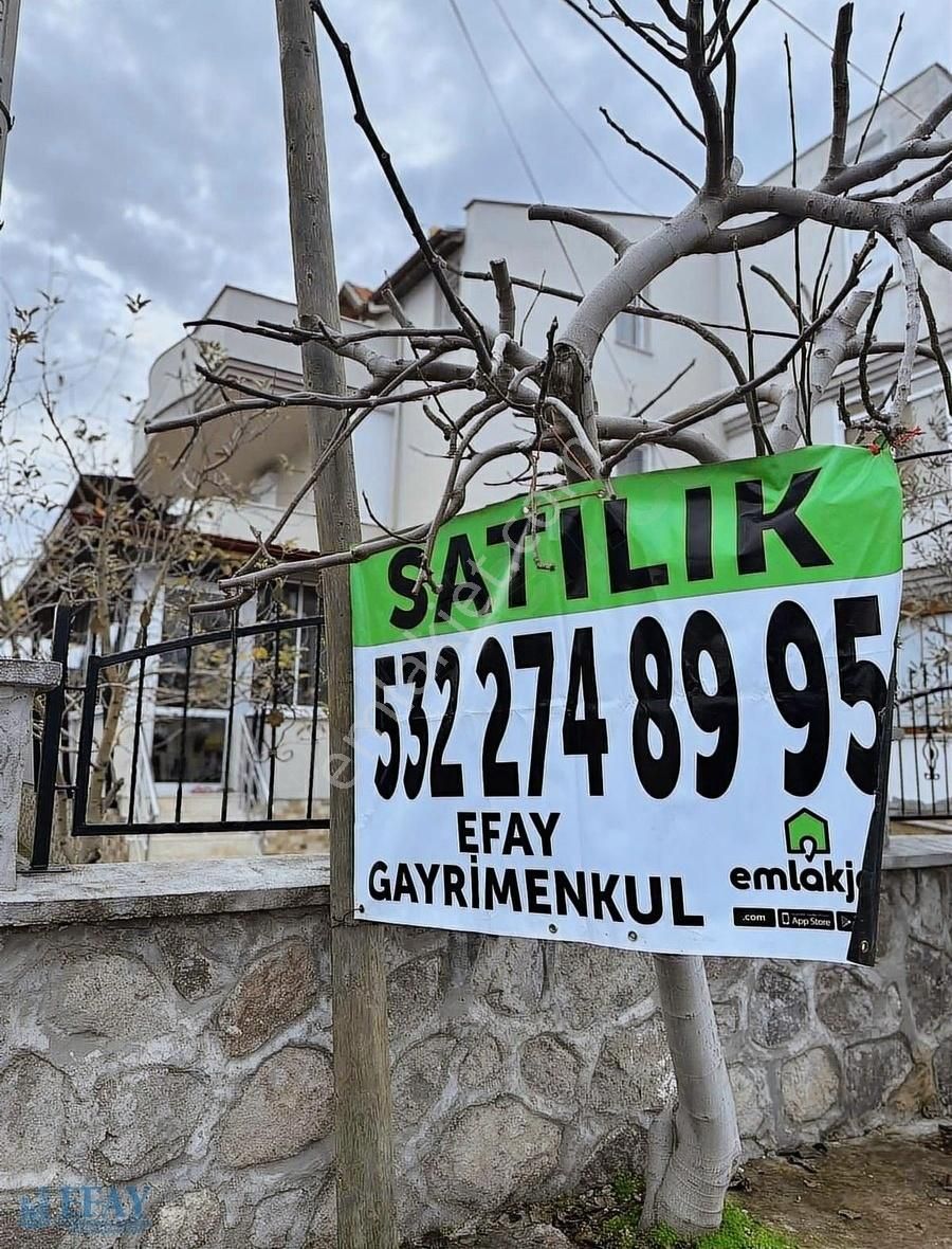 Dikili Cumhuriyet Satılık Yazlık Dikili Merkezde Denize Çok Yakın Masrafsız 4+1 Villa & Yazlık