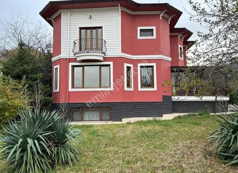 Sarıyer Zekeriyaköy Satılık Villa Zekeriyaköy'de Boş, Kiracısız Ve Oturuma Hazır Satılık Villa