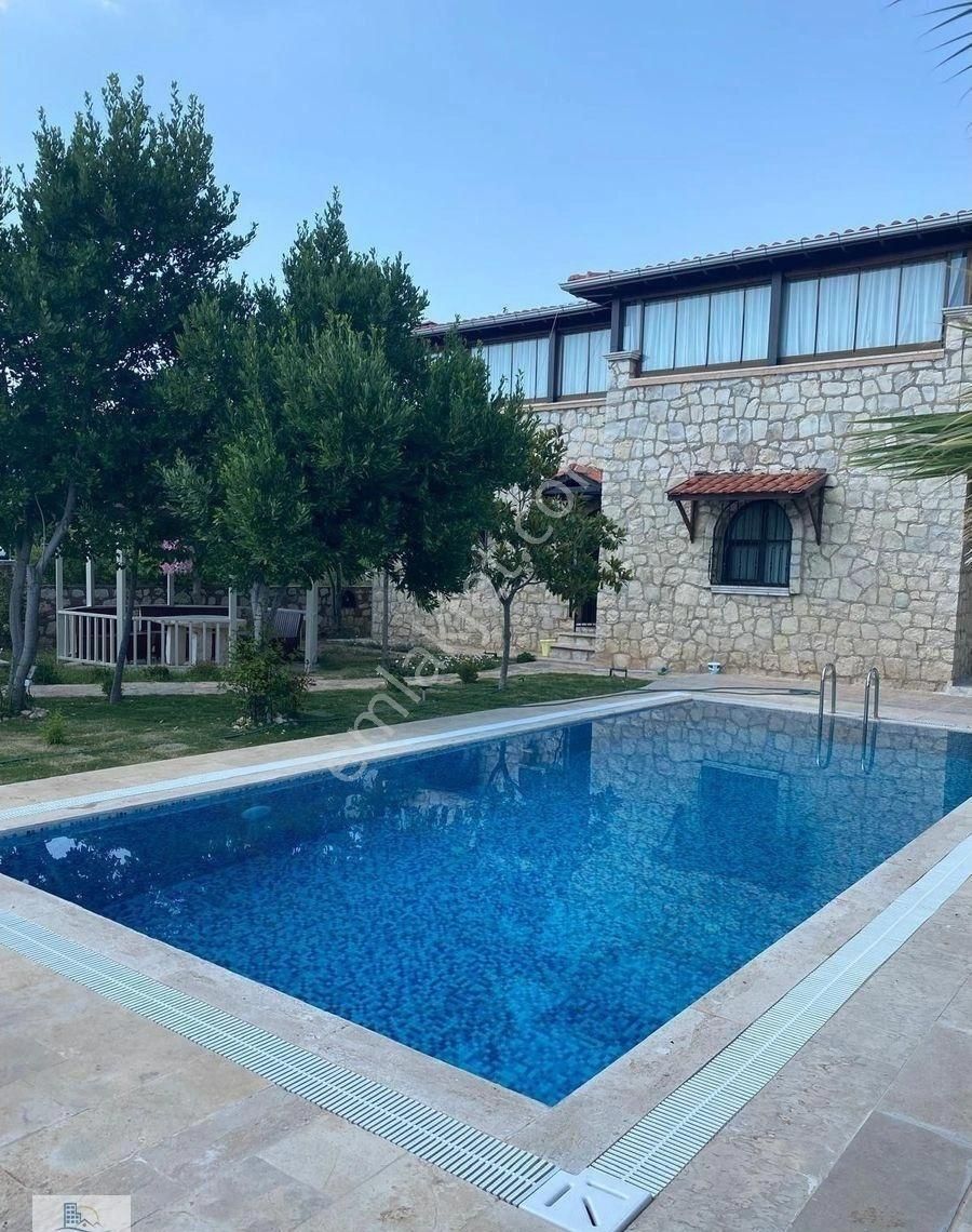 Dedim Yeşiltepede 700 Metre Arsa İçinde Havuzlu Otoparklı Full Eşyalı 5 + 2 Taş Villa - Görsel 3