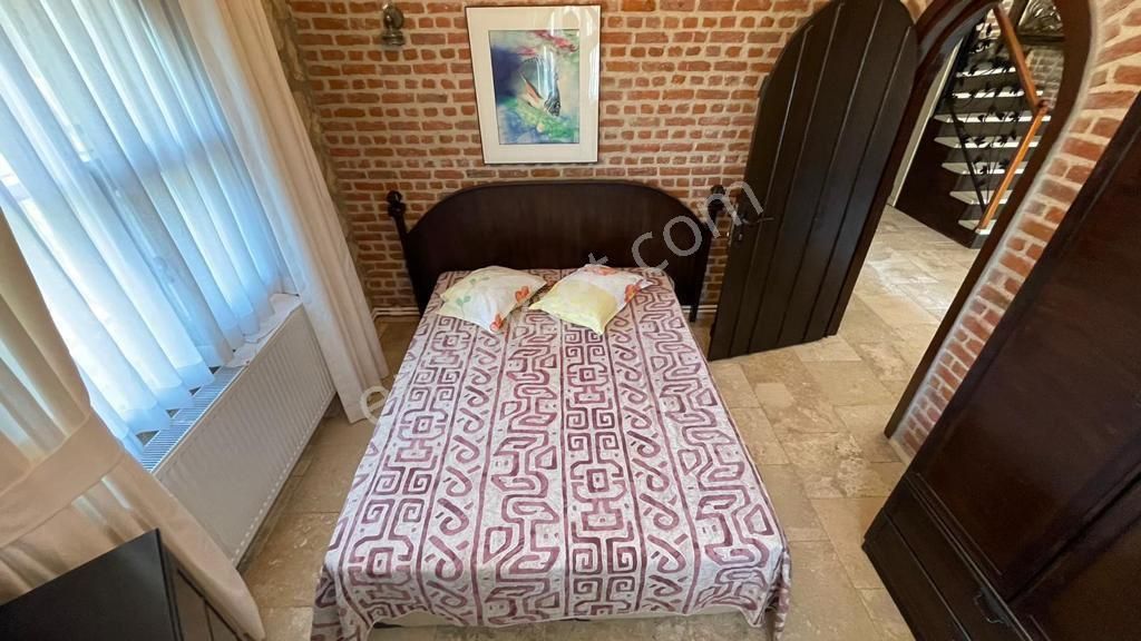 Dedim Yeşiltepede 700 Metre Arsa İçinde Havuzlu Otoparklı Full Eşyalı 5 + 2 Taş Villa - Görsel 21