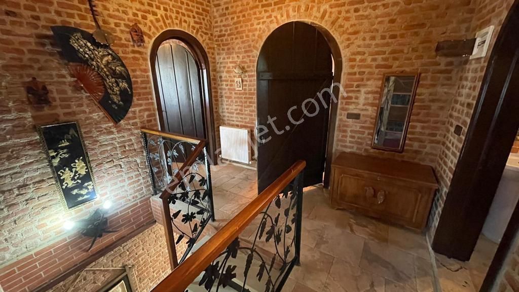 Dedim Yeşiltepede 700 Metre Arsa İçinde Havuzlu Otoparklı Full Eşyalı 5 + 2 Taş Villa - Görsel 12