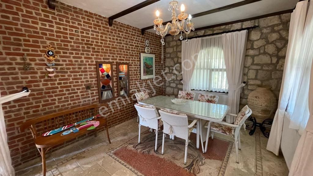 Dedim Yeşiltepede 700 Metre Arsa İçinde Havuzlu Otoparklı Full Eşyalı 5 + 2 Taş Villa - Görsel 11