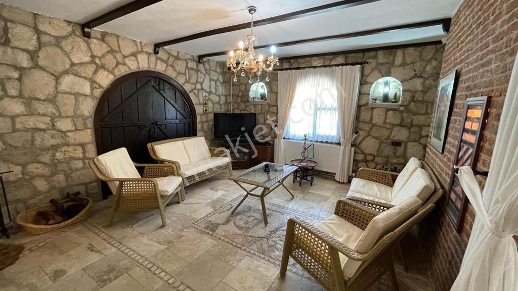 Dedim Yeşiltepede 700 Metre Arsa İçinde Havuzlu Otoparklı Full Eşyalı 5 + 2 Taş Villa - Görsel 33