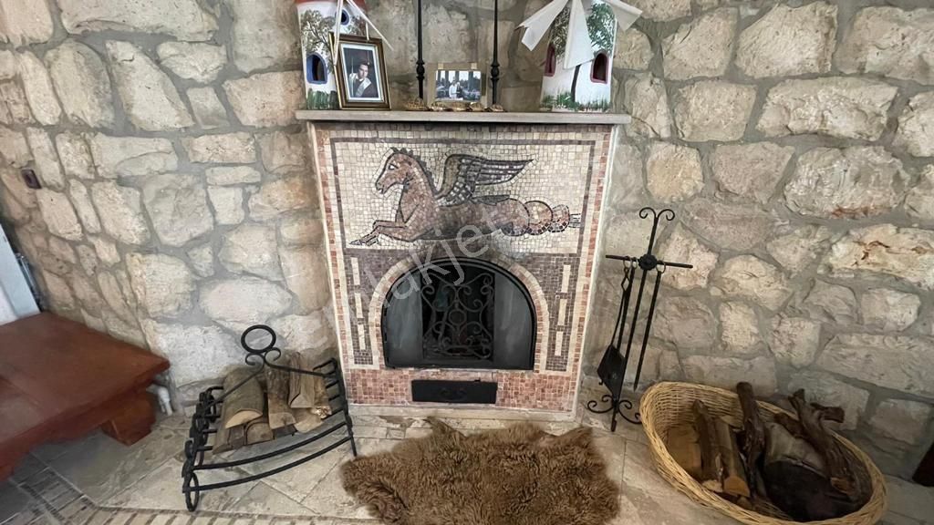 Dedim Yeşiltepede 700 Metre Arsa İçinde Havuzlu Otoparklı Full Eşyalı 5 + 2 Taş Villa - Görsel 16