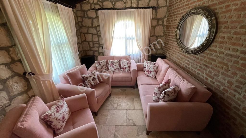 Dedim Yeşiltepede 700 Metre Arsa İçinde Havuzlu Otoparklı Full Eşyalı 5 + 2 Taş Villa - Görsel 10