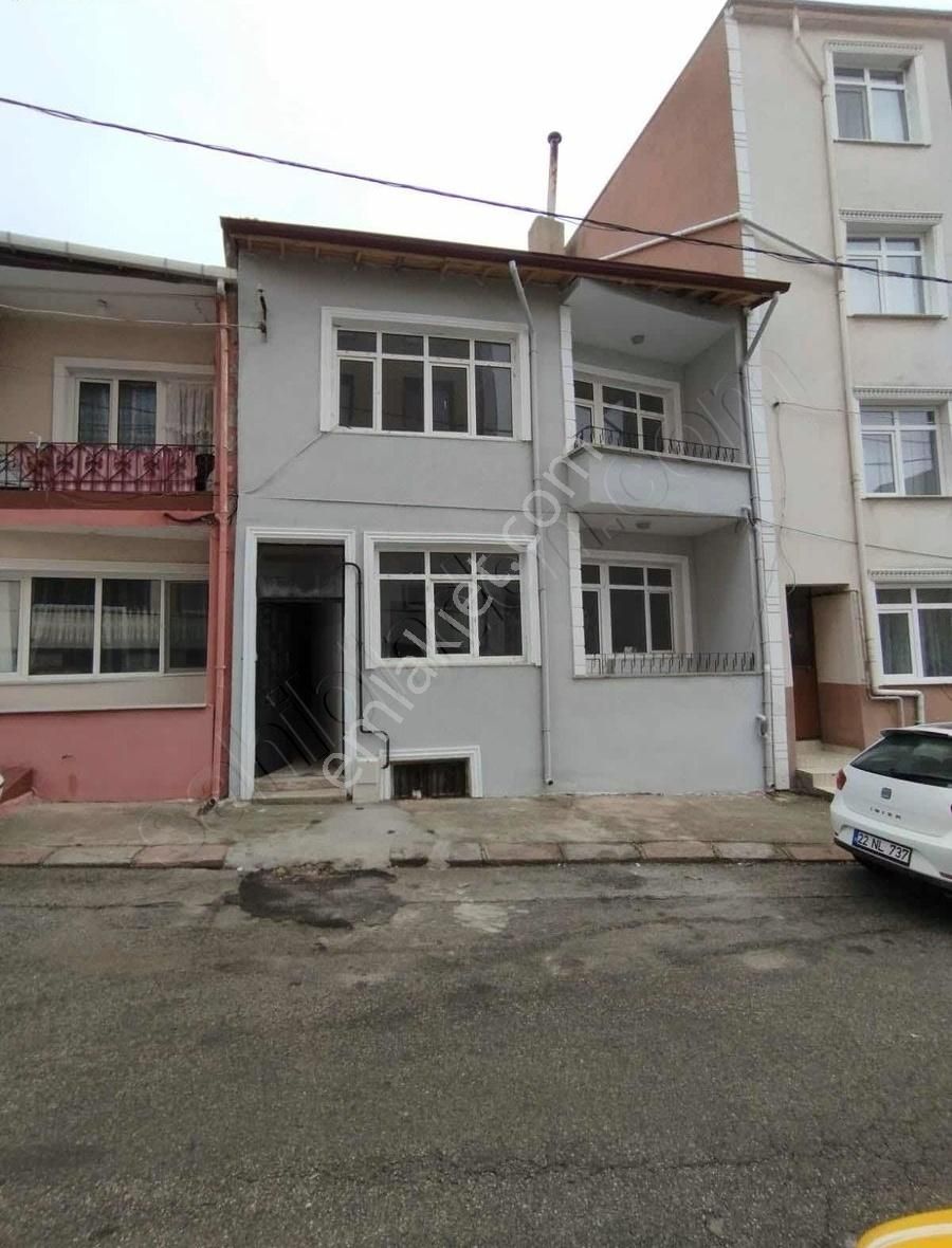 Kırklareli Merkez Kocahıdır Satılık Konut İmarlı **kırklareli Merkez'de Bulunan 2 Katlı Ev Olan Satılık Arsa**