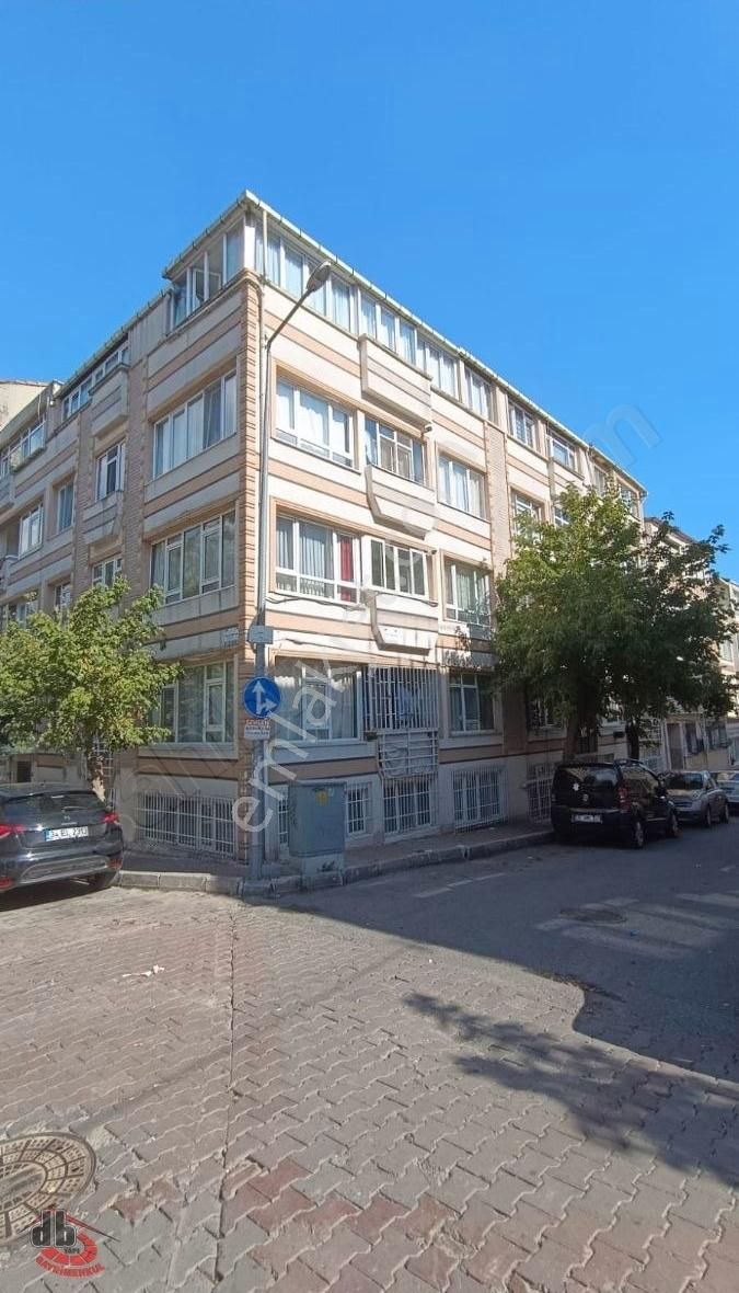 Eyüpsultan Rami Yeni Kiralık Daire Rami Yenimahalle'de Çift Cephe Merkezi 3+1 Çift Balkonlu