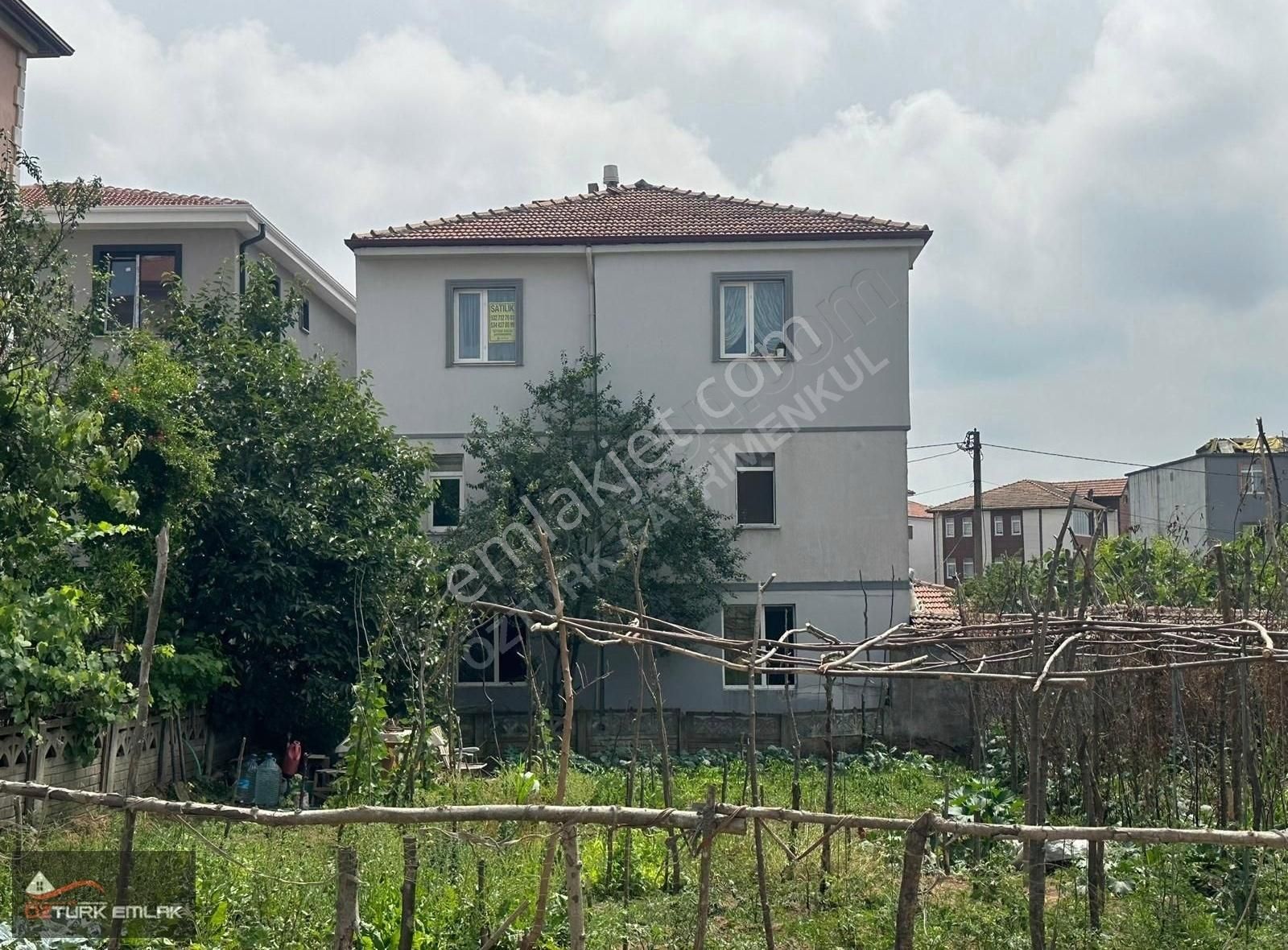 Aşağıaziziye 3 Katlı 3 Kat 3+1 130m2 Konbi Petek Mutfak Ayrı