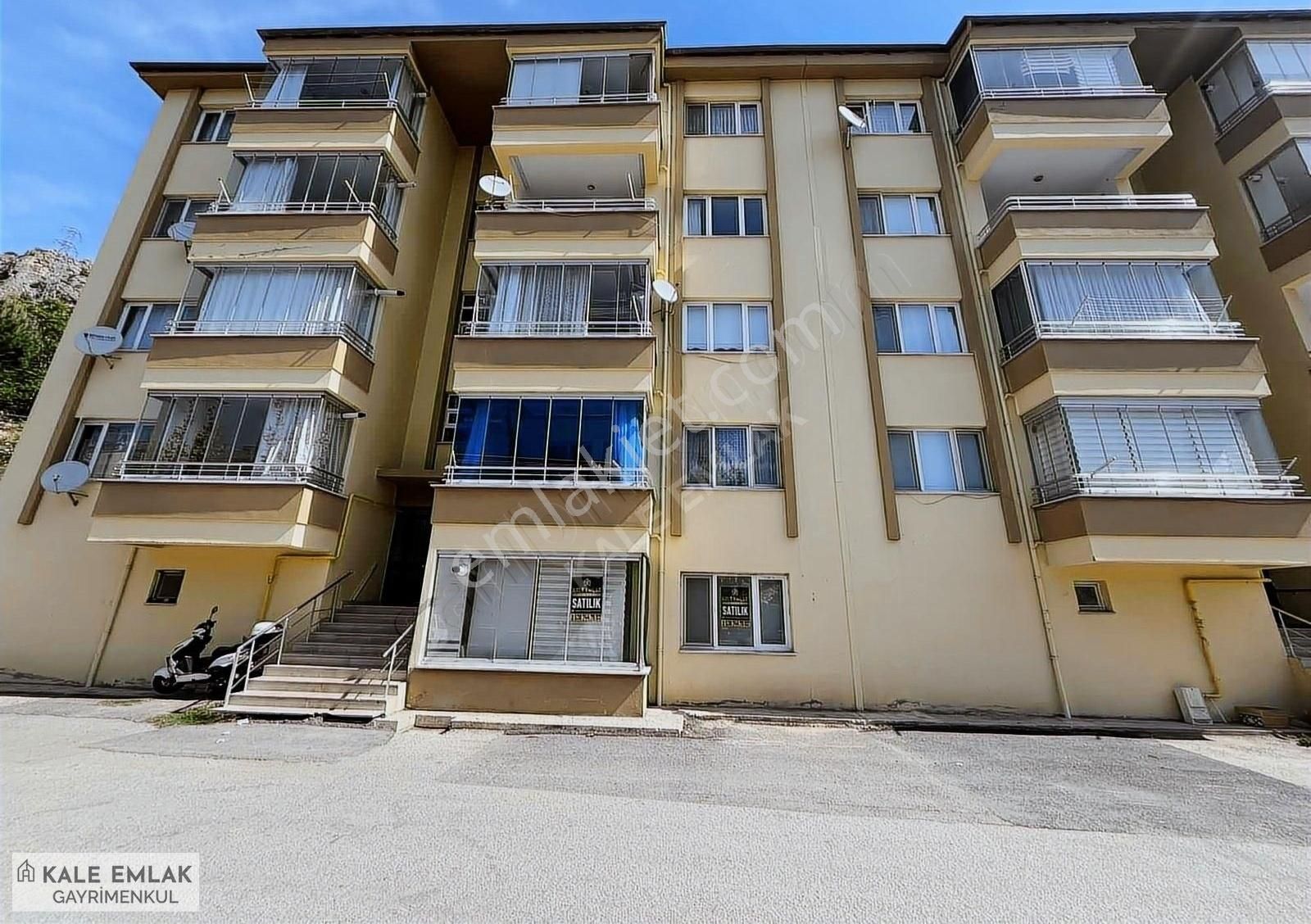 Amasya Merkez Şeyhcui Satılık Daire Kale Emlak'tan Şeyhcui'de Satılık 3+1 Daire