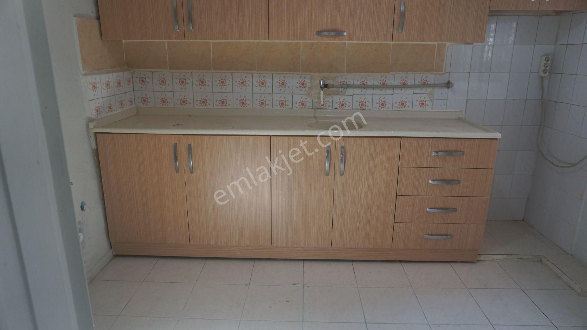 Çiğli Şirintepe Kiralık Daire Şirintepede Kiralık Müstakil Ev Yapılı 2+1 Çiğli Serkan