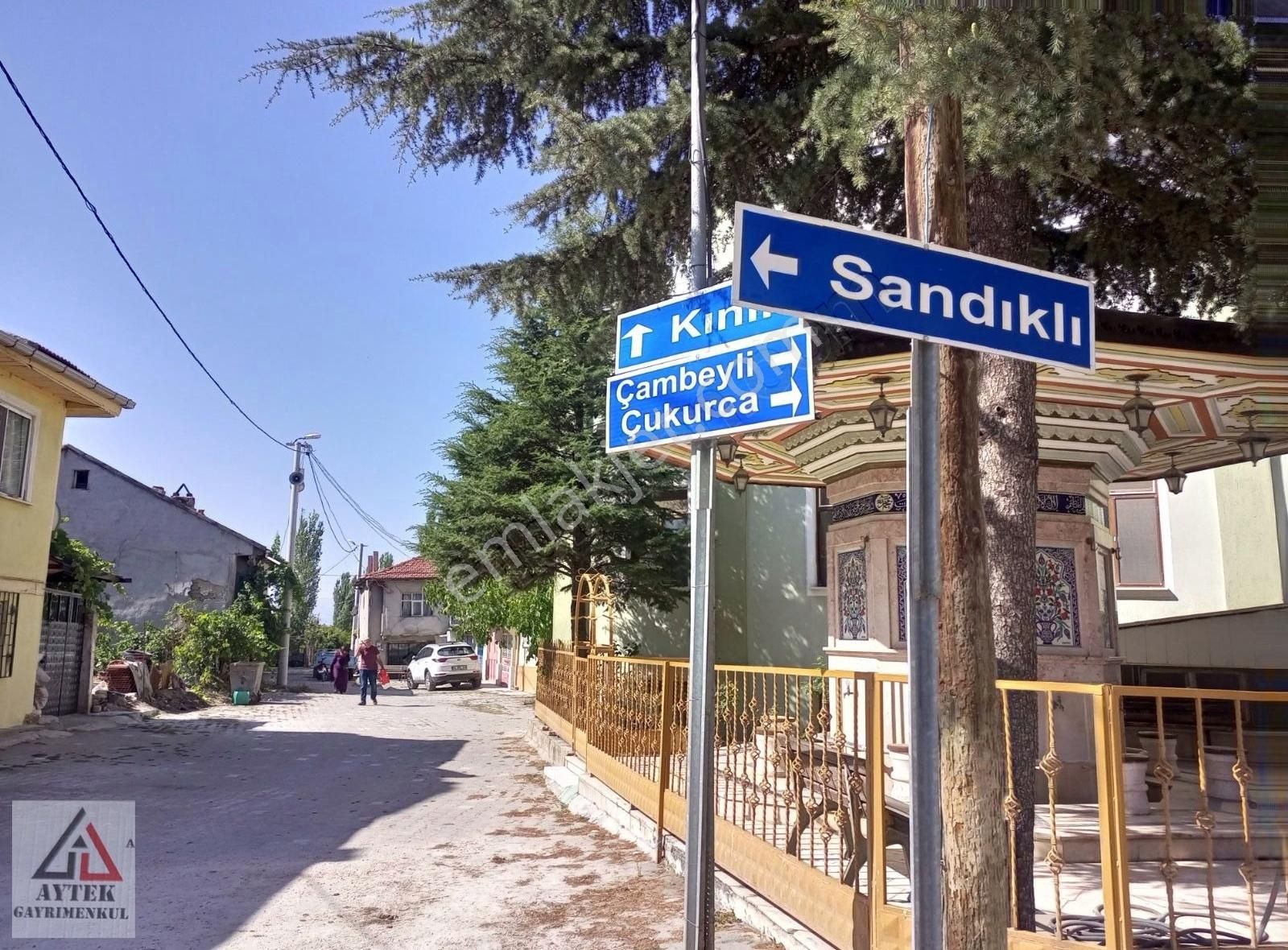 Sandıklı Karadirek Köyü (Hürriyet) Satılık Bağ & Bahçe Afyon Sandıklı Karadirek.te Asfat Cepheli 7300 M2 Badem