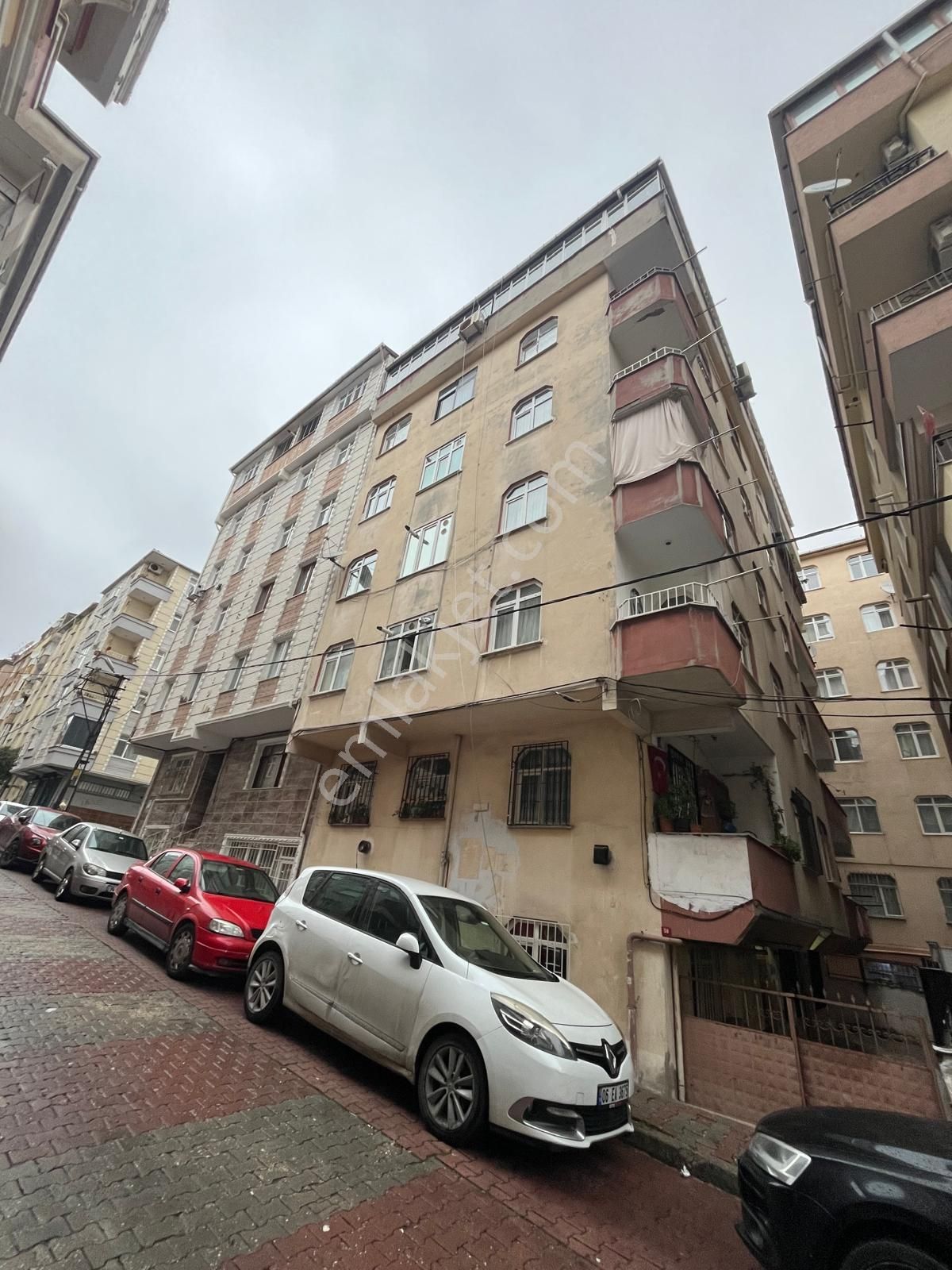 Bahçelievler Zafer Satılık Daire Serkan Gayrimenkulden Bahçelievler Yenibosnada 4 Kat Doğalgaz Sobalı Daire 2+1 90 Metre