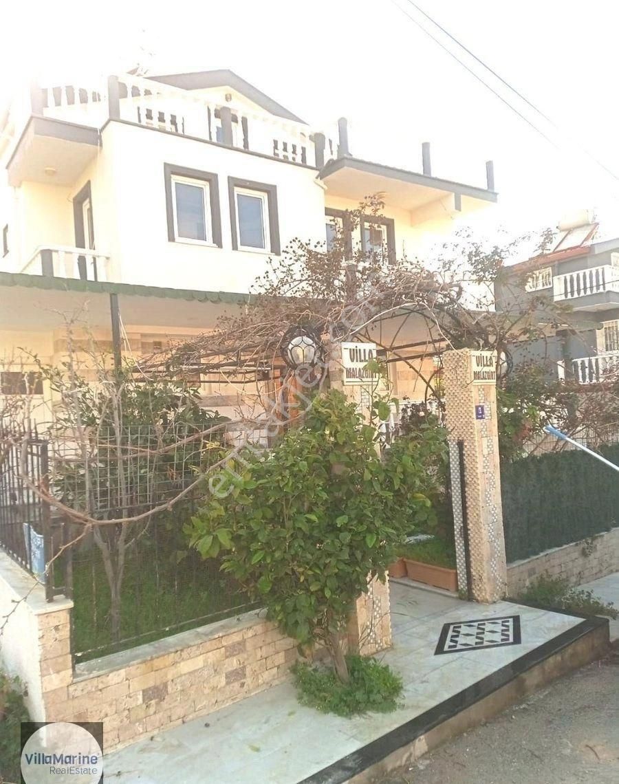 Kuşadası Karaova Satılık Villa Karaova'da Deniz Manzaralı Triplex Müstakil Villa....